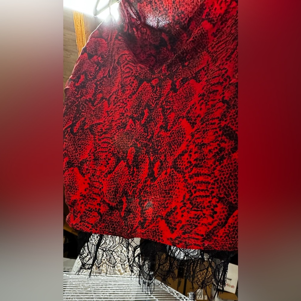 Alice + Olivia Red Snake Lace Spaghetti Strap Top - Picture 4 of 7